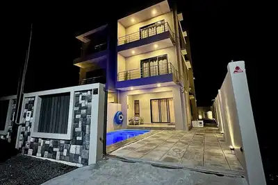 Image de Sarz Villa - Luxe et Moderne