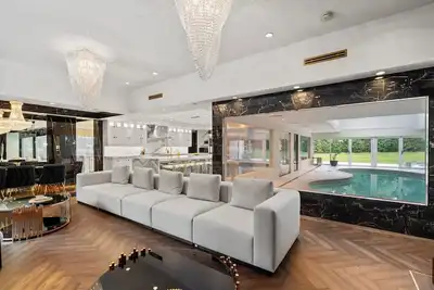 Image de Luxury Villa Heated Indoor Pool