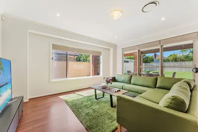 Image de Coastal Retreat – Spacious 5br Haven in Maroubra