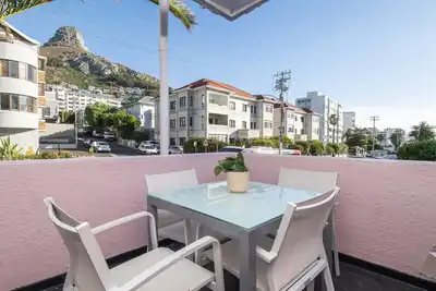 Image de Kiandra Bantry Bay 3-Bed – Steps from Promenade