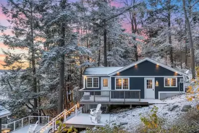 Image de Lake Muskoka Waterfront, Private, Close to Town