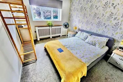 Image de Your Leominster Base | 3br Home + Garden + Parking