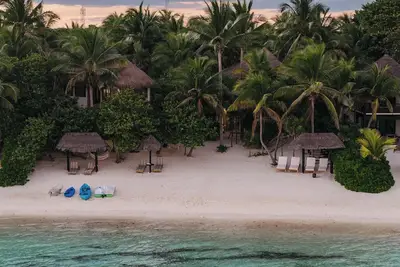 Image de Corazón Beach Bungalows • Domaine 7 Chambres avec Piscine