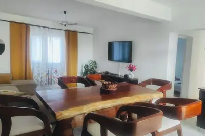 Image de Appart T4 au 2eme ét situé a 20 minutes de l'Aeroport d'Ivato. Sécurisé. Parking.