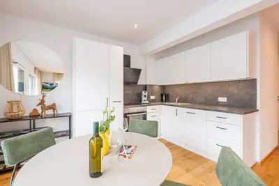 Image de Three mountains view 3 - Three mountains view by myNests