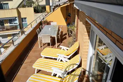 Image de \"Can Tony\" - Centrally located penthouse, WiFi, Pool, Parking.