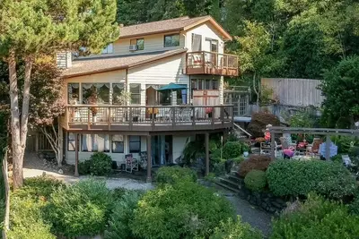 Image de Experience a Nice Get Away. Lake House- Serene Lake Views. Excellent Location.