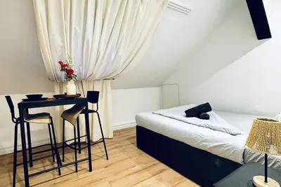Image de Room in a Calm Neighborhood, Shared Apt for 2 Guests
