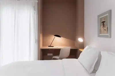 Cozy 2br Apartment • Warm, Bright & Steps to Metro