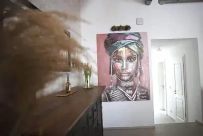 Image de Beautiful Design 2 Br Loft