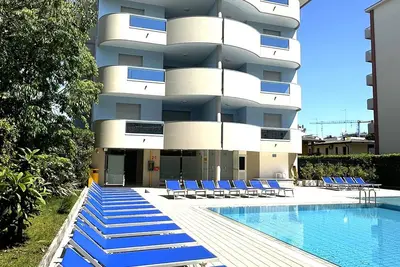 Image de Séjour élégant à 50 mètres de la mer avec accès à la piscine