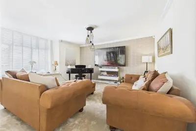 Image de Aisling House. A cosy 1890's three-bedroom retreat, a home with a story to tell.