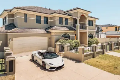 Image de The Iluka Mirage - Sauna - Spa - Heated Pool - Fire pit - 5br