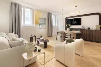 Image de Un Raffiné 1-Ch avec Services à Louvre