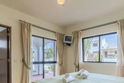 Image de #350 Abbot's Retreat by Home Holidays