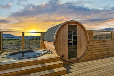 Image de Þingvallavatn Hideaway Cabin: Hot Tub & Sauna