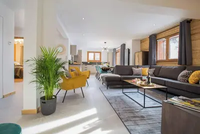 Image de Appt de luxe spacieux avec jardin - 4 chambres