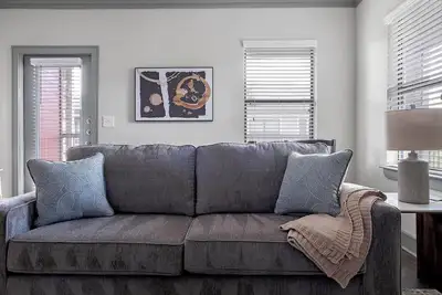 Image de Landing | Stunning 2bd, Gym, Pool