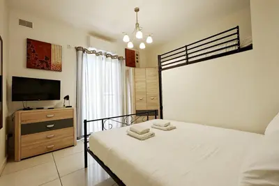 Image de Corner view 2  1 bedroom apartment