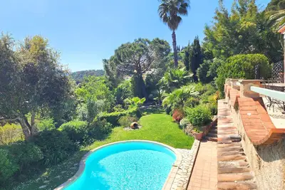 Image de Villa sur les hauteurs de Mandelieu vue mer et piscine privée