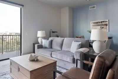 Image de Landing | Spectacular 2bd, Pool, Gym