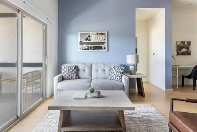 Image de Landing | Stylish 2bd, Pool