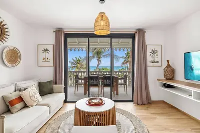 Beautiful 2-bedroom apartment with ocean view