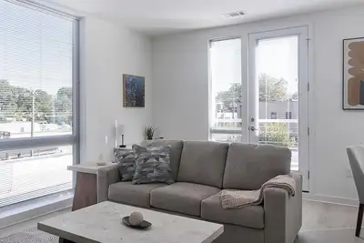 Image de Landing | Spectacular 2bd, Gym, Yoga Studio