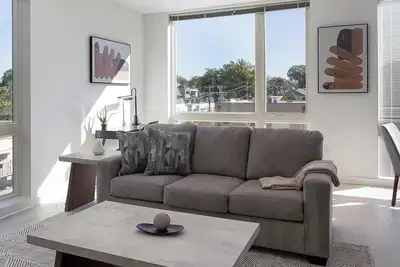 Image de Landing | Modern 2bd, Yoga Studio, Gym