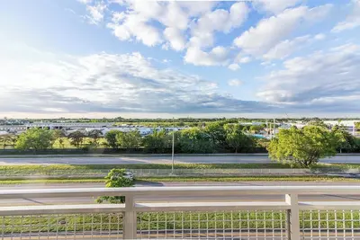 Image de Landing | Chic 2bd, Pool, Gym