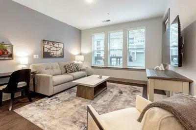 Image de Landing | Beautiful 2bd, Gym, Yoga Studio