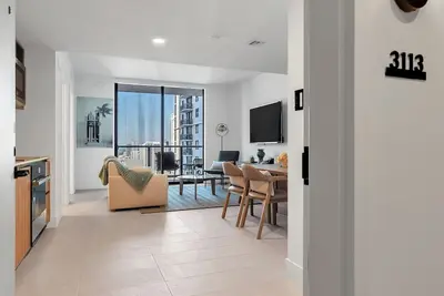Image de Stylish 1br Apartment • 31st Floor Beautiful Downtown & Bay Views