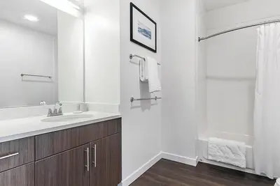 Image de Landing | Spectacular 2bd, Gym, Yoga Studio