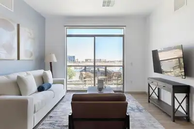 Image de Landing | Incredible 2bd, Gym, Pool