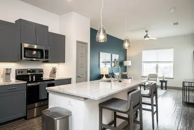 Image de Landing | Spectacular 2bd, Gym, Courtyard