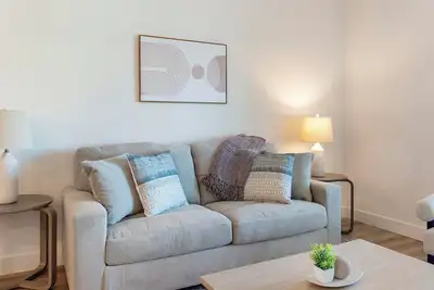 Image de Landing | Stylish 2bd, Gym, Clubhouse