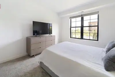 Image de Landing | Beautiful 2bd, Gym, Pool