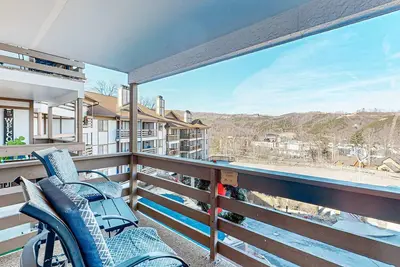 Image de Cozy Condo・Near Downtown・Mtn/City View・Pool Access