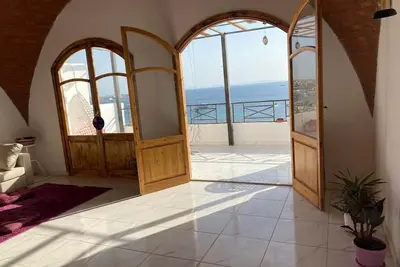 Image de superbe appartement avec vue sur mer