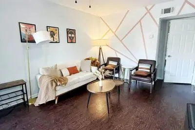 Image de Sleek 1bed 1bath apt by Downtown & Farmers Market