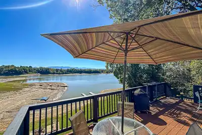 Image de Serene Lakefront Home・Dock・Game room・Fire Pit