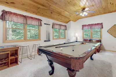 Image de Cabin Near Smokys・Pool Table・Mtn View Deck・Grill