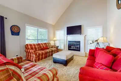 Image de Lake Front Home, Sleeps 12・Games・Fire Pit・Dock