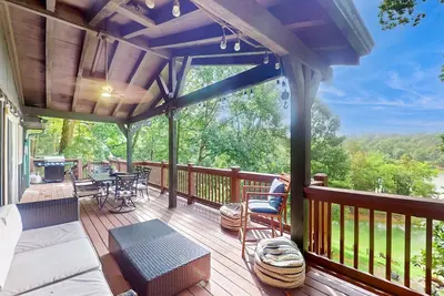 Image de Lakefront Cabin W Private Dock・Hot Tub・Cigar room