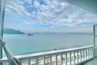 Image de Shb - Golden Dawn: Sophistication and Ocean View