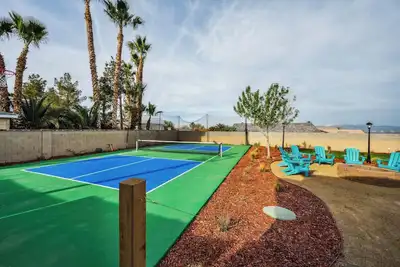 Image de Family Fun Oasis: Pool, Pickleball & Game Room
