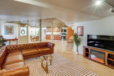 Image de Walk to Athens Riverfront Park! Modern-Retro Apt