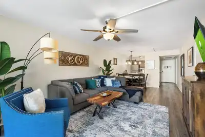 Image de < 1 Mi to Fashion Square: Condo w/ Community Perks