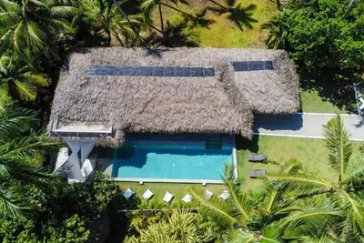 Image de Nomadas 5 bdrs villa with p/pool 2nd line to beach