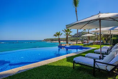 Image de Palmilla Casa Koll 8 Br Swimmable Beachfront